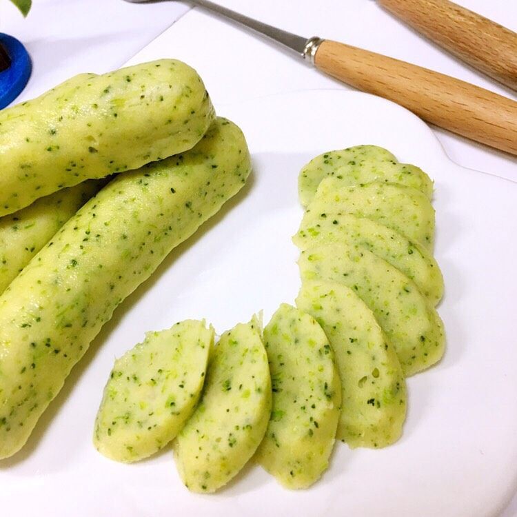 西兰花鸡肉肠,切片即可食用