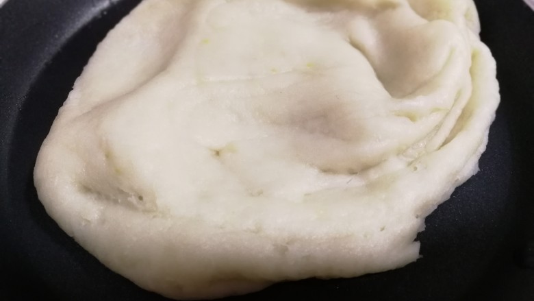 竽芝小甜饼,炒至竽泥变色,