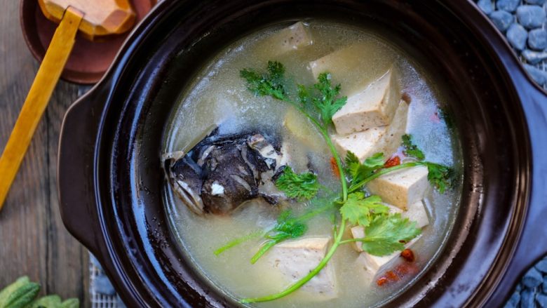 天麻鱼头炖豆腐