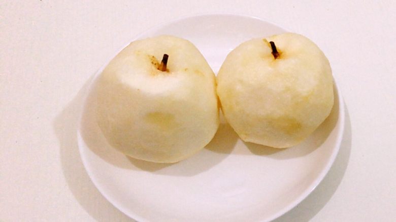 雪梨🍐百香果酱,洗净,削皮,嘿嘿,快夸我的刀工