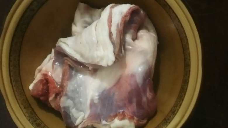 冬日进补神器-羊腩火锅,上好的羊腩一块,带点羊排最好。