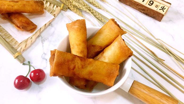 香酥春卷(韭黄版),外酥里嫩,过年必备小食!
