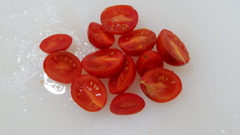 轻食低卡便当—黑椒烤蔬菜,<a style='color:red;display:inline-block;' href='/shicai/ 89994'>小番茄</a>对半切开