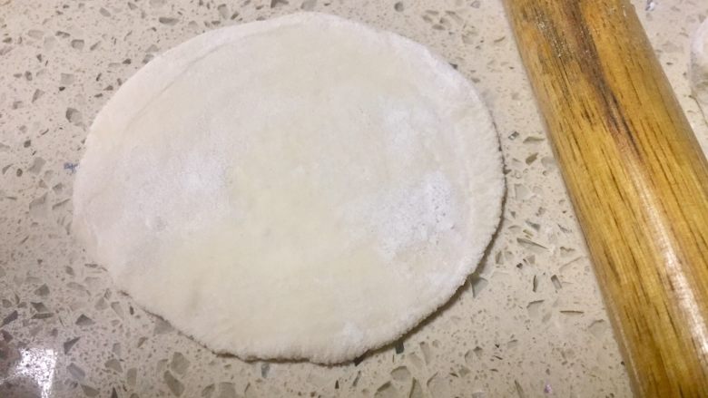 年味~团圆手工韭菜水饺,这样就可以了,全手工的擀的,还算满意