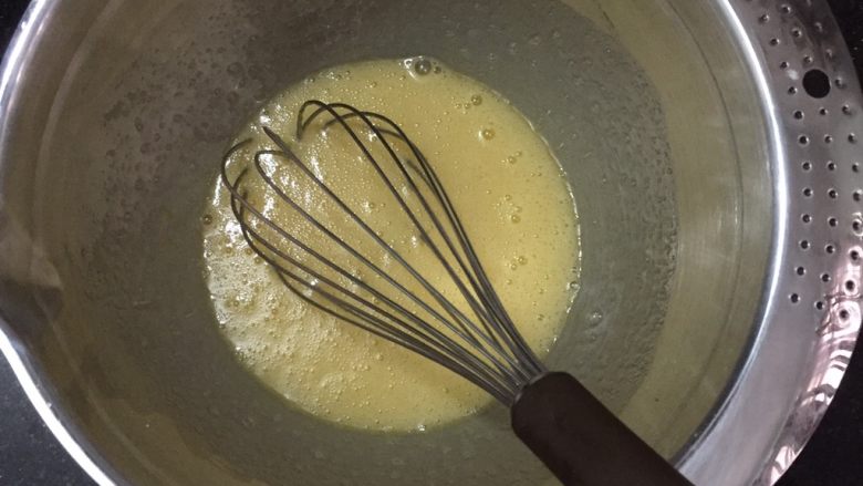 百变水果+百香果玛德琳,搅拌均匀。