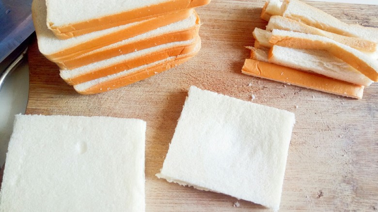 黄金紫薯面包,<a style='color:red;display:inline-block;' href='/shicai/ 13322'>面包片</a>四边切掉