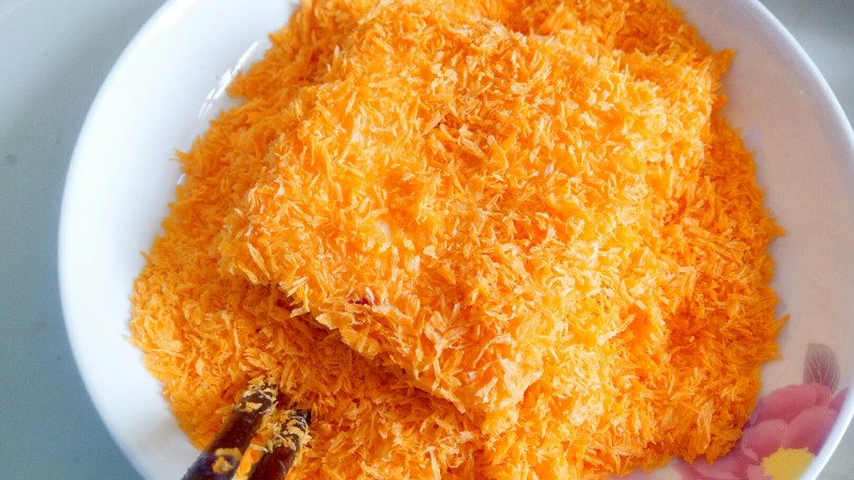 黄金紫薯面包,裹<a style='color:red;display:inline-block;' href='/shicai/ 588'>面包糠</a>