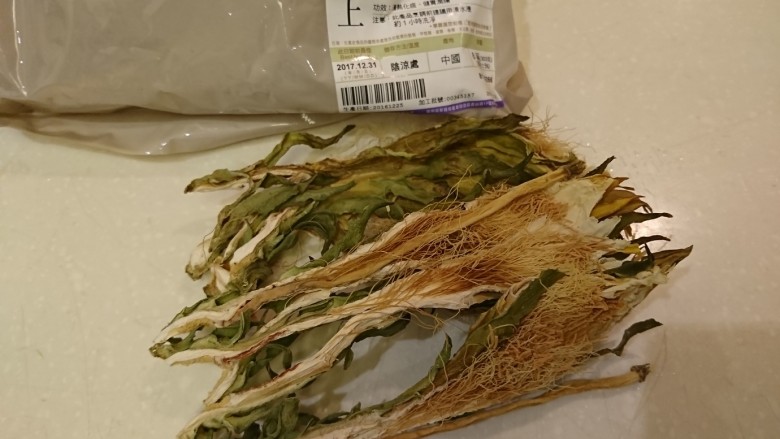 电饭煲+霸王花蜜枣梨子红萝卜煲瘦肉,今天的主角!霸氣外露的霸王花!