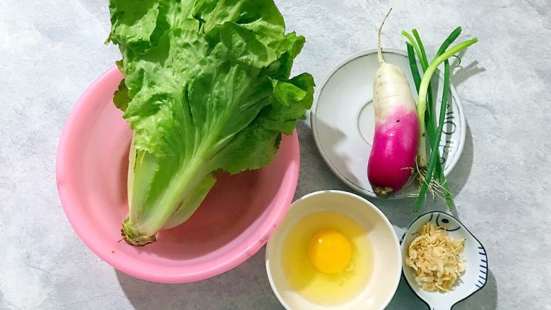 暖冬系列の清欢~生菜萝卜丝虾皮鸡蛋汤,首先我们准备好所有食材