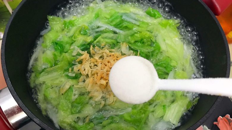 暖冬系列の清欢~生菜萝卜丝虾皮鸡蛋汤,加一小勺细盐
