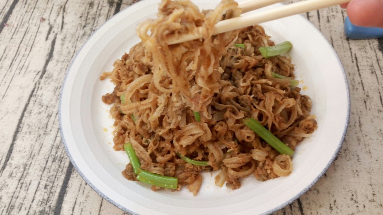 辣炒扇贝边，美味的家常小炒