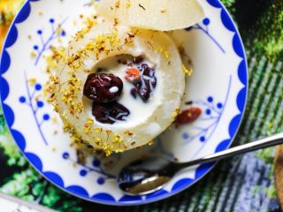 鲜奶红枣炖桂花梨