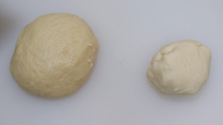 紫米老婆饼(不用醒面,不用揉出膜),油酥材料混合揉成团