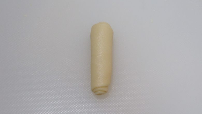 紫米老婆饼(不用醒面,不用揉出膜),卷起来,依次做好