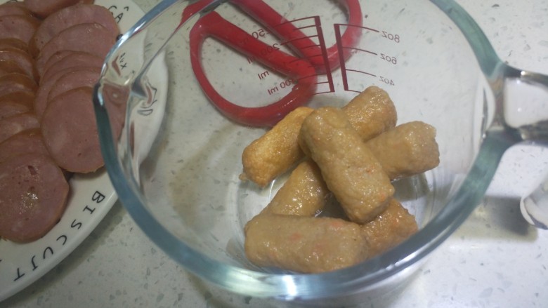 部队火锅,<a style='color:red;display:inline-block;' href='/shicai/ 5699'>甜不辣</a>洗净备用