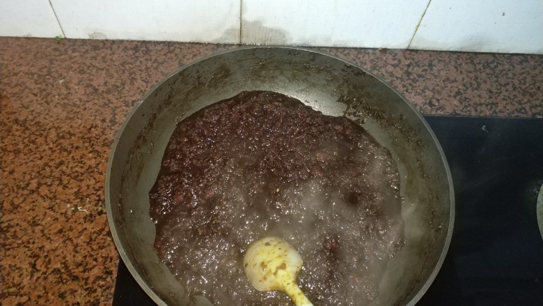 红枣姜膏,继续熬制,这个时候有点浓稠