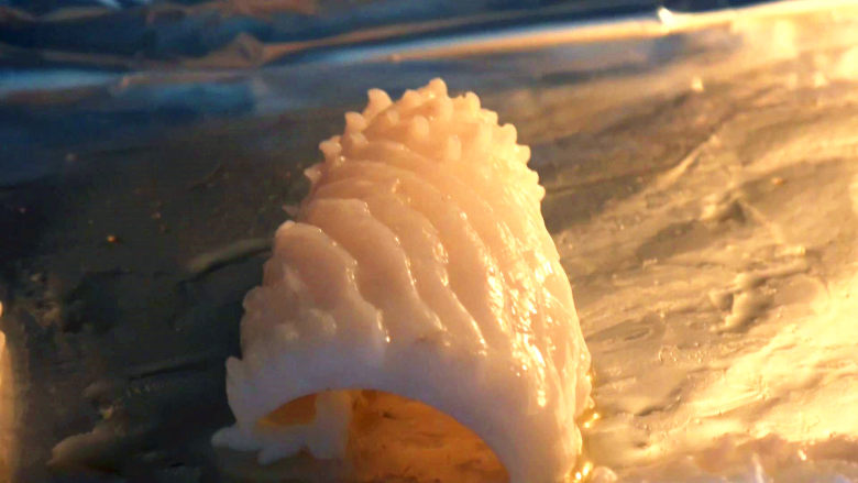 烤鱿鱼卷,烤箱230°,烤制8分钟左右