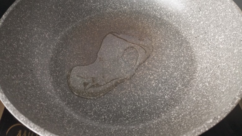 仿春卷,平底锅热油