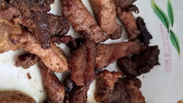 小炒肉片,<a style='color:red;display:inline-block;' href='/shicai/ 6081'>肉</a>备好