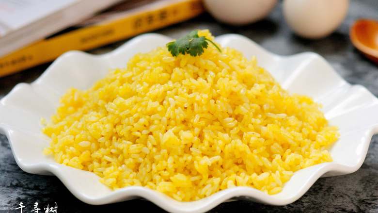 黄金蛋炒饭 完美金包银 剩米饭最Bigger的处理方法,黄金蛋炒饭成品,像一座小金山!