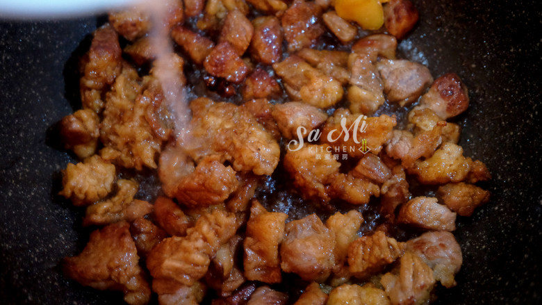 牛肉炖土豆(私房菜),烹入白醋