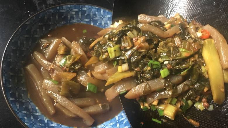 酸菜莴笋魔芋丝,关火,盛出;