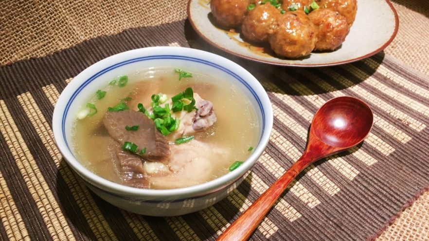 电饭煲+菜脯鸡汤