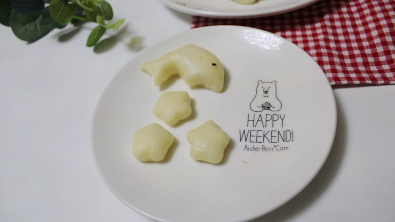 花生酱小花卷,卡通的小宝宝可以当作手指食物
一口一个