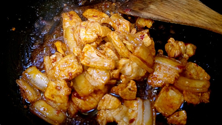 回锅肉,翻炒均匀哦!