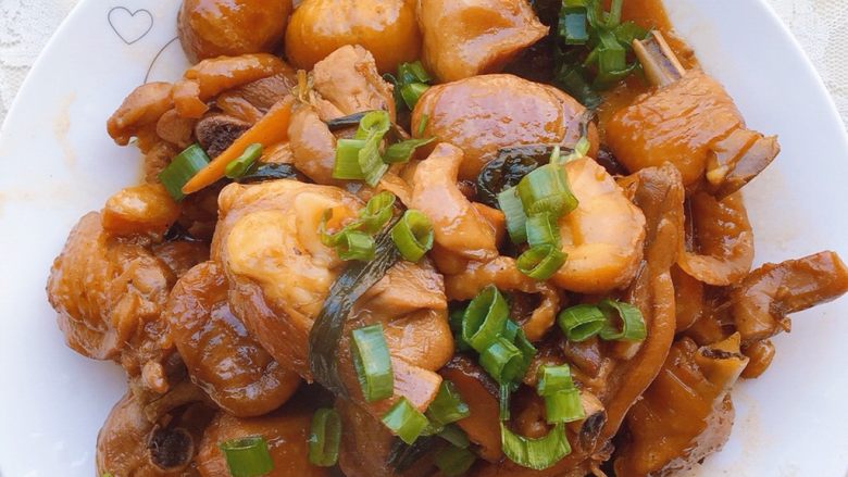 板栗烧鸡,成品图