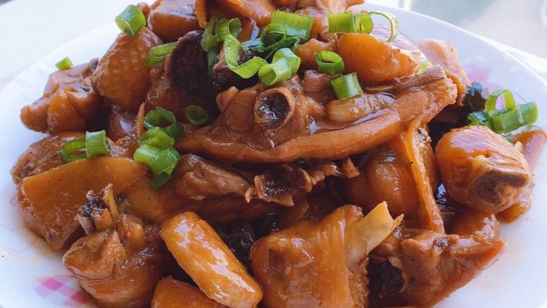 板栗烧鸡,成品图