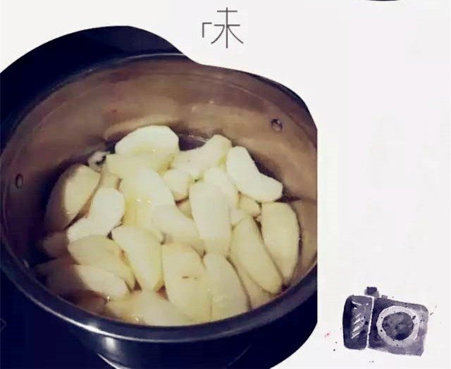 苹果百香果果酱，源于自然的爱！,<a style='color:red;display:inline-block;' href='/shicai/ 591'>苹果</a>去核，切块，加少量水（淹没<a style='color:red;display:inline-block;' href='/shicai/ 591'>苹果</a>一半的量就好），放锅里煮10分钟左右，待煮熟后关火，放凉。
