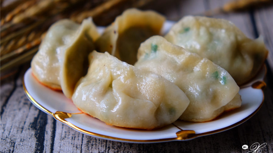 揉面团，和馅料，一顿妈妈味道的饺子！