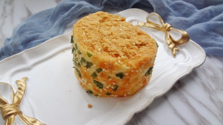 香葱肉松面包卷(65度汤种法),整体的样子