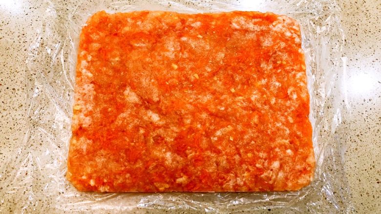家庭版上校鸡块,冷冻完以后,从磨具中取出