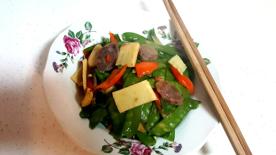 荷兰豆炒香肠