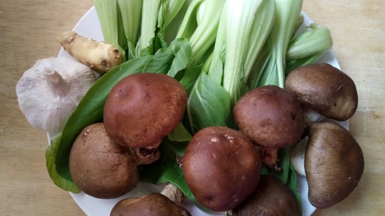 创意摆盘~蚝油香菇油菜,准备食材