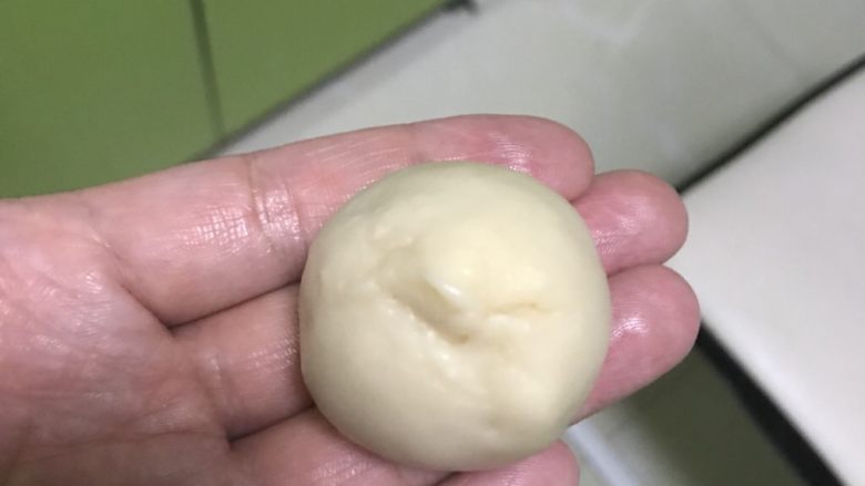 蛋黄酥,包好之后