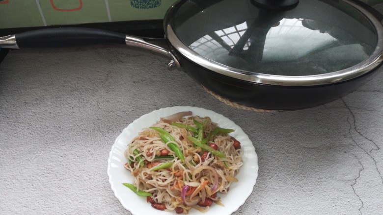 干贝边炒红米线,没有肉也很香!