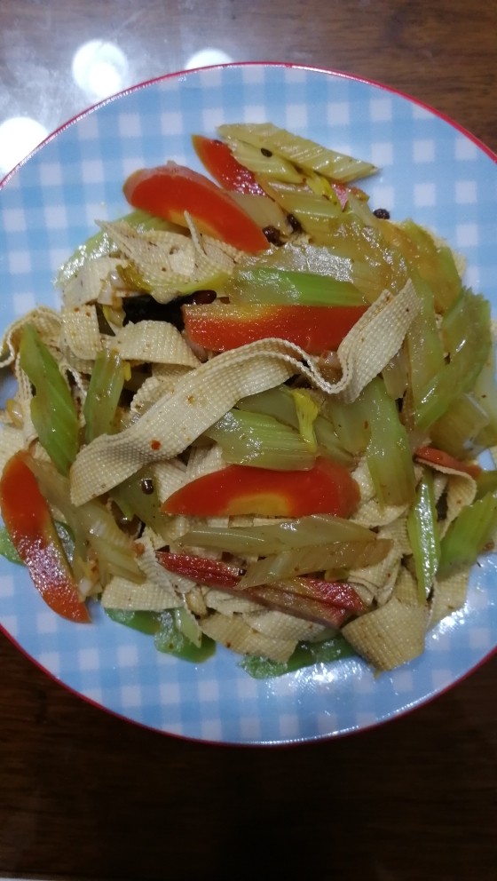 西芹豆腐皮