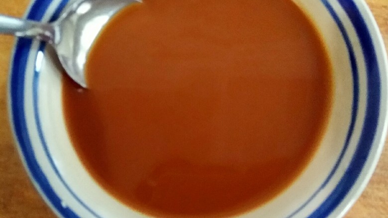 糖醋藕圆盖饭,打好芡汁,不喜欢淀粉勾芡的宝宝们,糖醋汁里不用放淀粉这步可以省略。