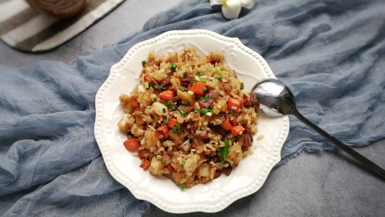 腊肉飘香季~香芋腊肉炒饭,成品图!