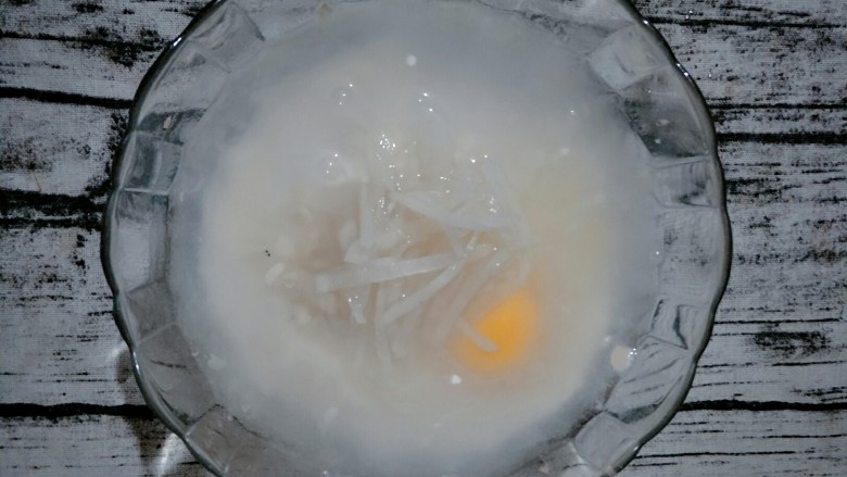 宝宝辅食 白萝虾皮卜小蒸糕,最后加一点点盐,250ml水。