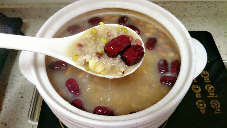 腊八粥,甜度不够的后面可以再加适量冰糖