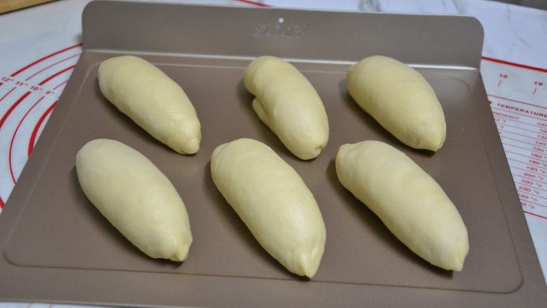 肉松包,全部包好之后,放烤盘上二次发酵