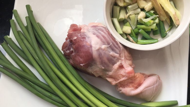 蒜苔炒肉