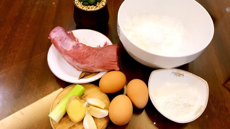 糖醋里脊,准备好材料