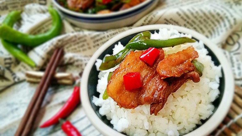 农家小炒肉,说吧,要来几碗米饭?