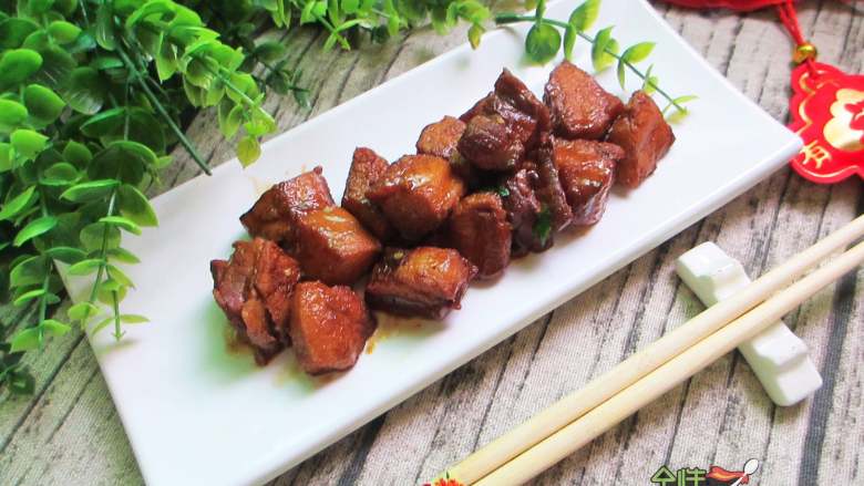 啤酒红烧肉,啤酒炖肉,色泽红亮,口感也好,入口软糯,回味浓香