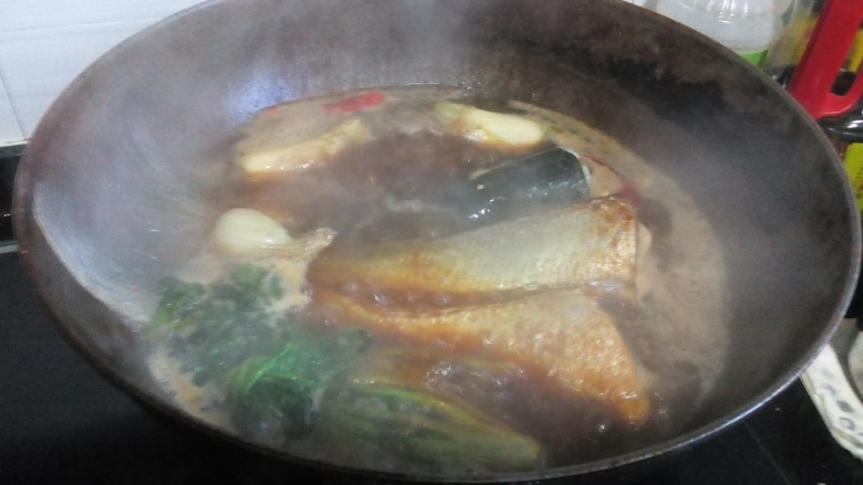 红烧鱼划水,加料酒，米醋去除异味，加啤酒，<a style='color:red;display:inline-block;' href='/shicai/ 788'>生抽</a>，<a style='color:red;display:inline-block;' href='/shicai/ 762'>老抽</a>